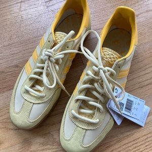2023
Handball Spezial 'Almost Yellow Gum'